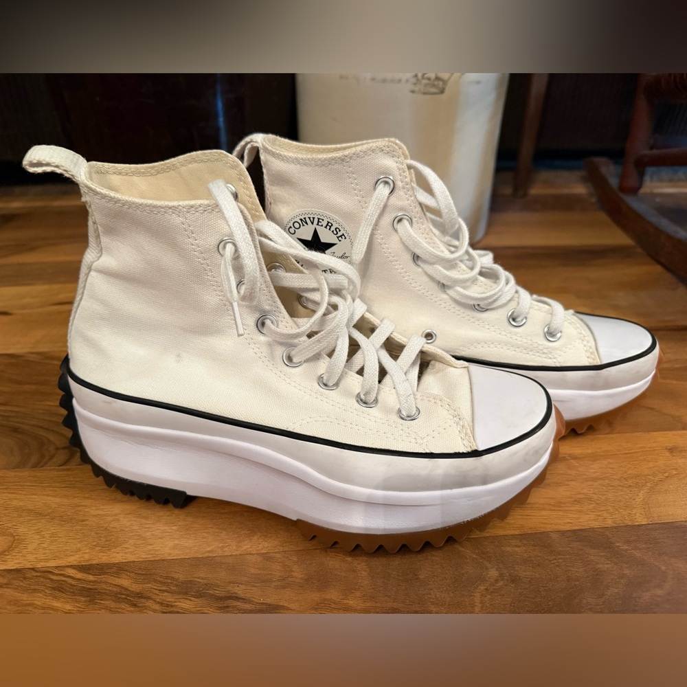 Converse Run Star Hike Platform WOMANS White Shoes Size 7